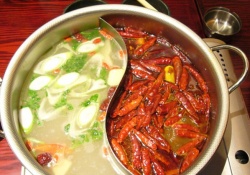 Суперострый суп прожег молодому китайцу «дырку» в стенке желудка