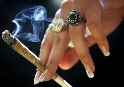 Курение марихуаны повышает риск развития инсульта даже у молодых