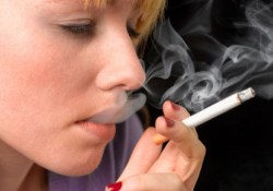 Курение ухудшает прогноз при некоторых формах рака мочевого пузыря у женщин