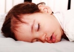 Проблемы с поведением у ребенка - повод прислушаться к его дыханию во сне