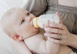 Парламент планирует запретить искусственное вскармливание младенцев