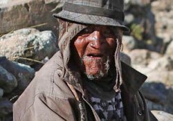 Старейший житель планеты живет в горах и ест баранину