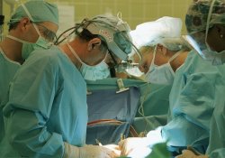 Национальный рекорд: болгарские хирурги удалили женщине опухоль весом 23 кг