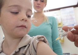 Вакцинация против гриппа: спасти ребенка