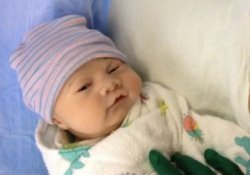 США: обескровленную новорожденную спасли благодаря матери