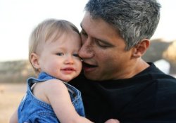 Возраст отца может повлиять на здоровье дочери