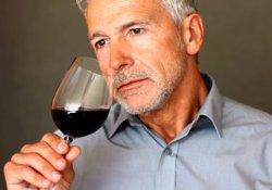 Компонент красного вина способен защитить пожилых мужчин от тяжелых переломов