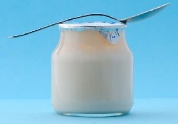 Секреты здоровья: детям – молоко, взрослым – кефир, йогурты и сыр