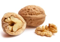Орехи – мощное оружие в борьбе против старческого маразма