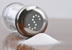 Соль не только «белая смерть», но и защита организма от микробов