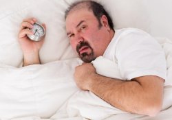 Даже 30-минутный ночной «недосып» способствует развитию ожирения