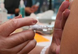 Австралийцы стали все чаще «саботировать» вакцинацию детей