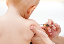 ВОЗ призывает значительно повысить охват детей планеты прививками