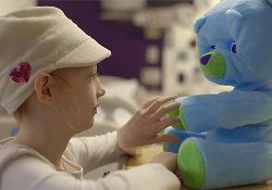 Робот-медвежонок создан специально для общения с больными детьми