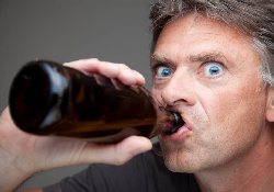 Голубые глаза - фактор риска алкоголизма