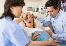 Рожать без боли можно: капли в нос заменят эпидуральную анестезию