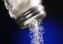 Сколько соли можно употреблять обсудят «всем миром»