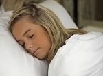 Из-за редкого заболевания 15-летняя англичанка спит по две недели